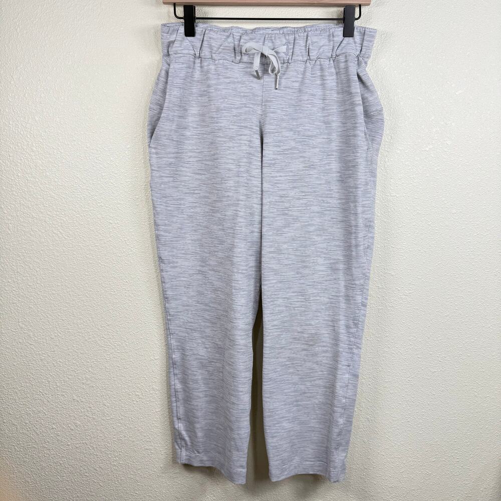 Lululemon Women's Gray On The Fly Crop 23" Athletic Pants W6AWGS Size 6